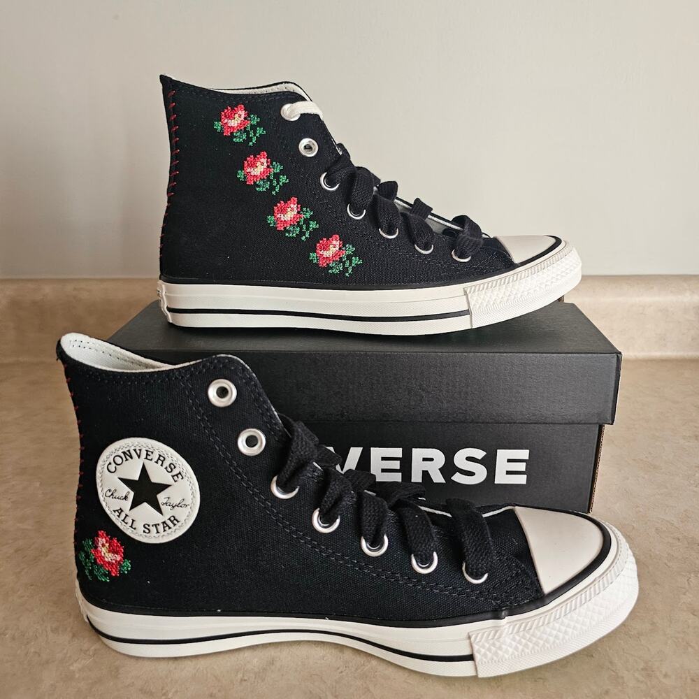 Converse Women's CTAS Embroidered Roses Hi Tops Size 7 Rose A13657C NWT